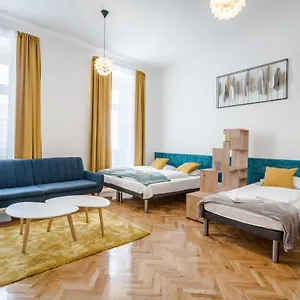 https://bpr-stylish-vaga-bond-apartment-with-ac.inbudapesthotels.com