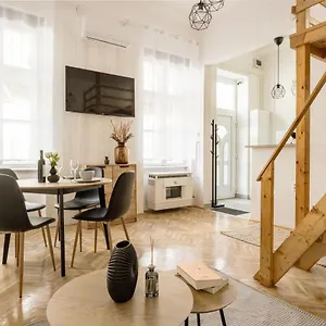 Balint Next To Synagogue, Location In Center Apartment Budapest